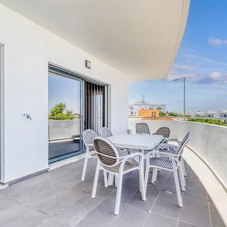 Apartman Lovely 2 Bedroom In Albur Village Lote A With Pool View