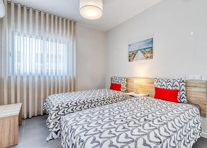 Lovely 2 Bedroom In Albur Village Lote A With Pool View *
