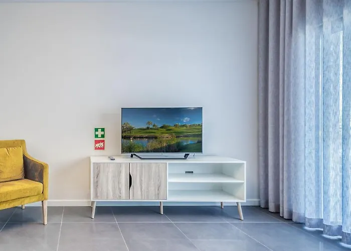 Lovely 2 Bedroom In Albur Village Lote A With Pool View * Alvor