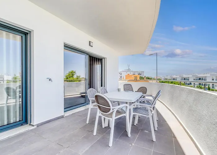 Apartmán Lovely 2 Bedroom In Albur Village Lote A With Pool View