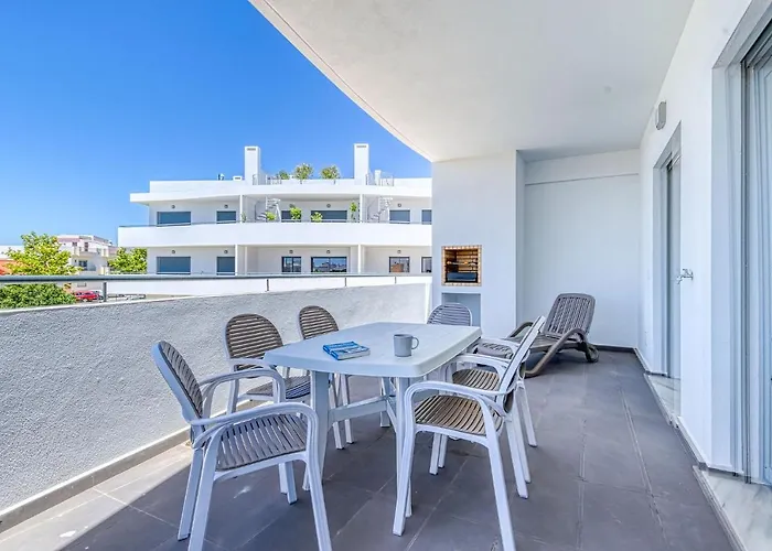 Lovely 2 Bedroom In Albur Village Lote A With Pool View *
