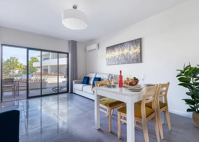 Lovely 2 Bedroom In Albur Village Lote A With Pool View Apartmán *