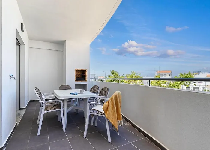 Lovely 2 Bedroom In Albur Village Lote A With Pool View * Alvor